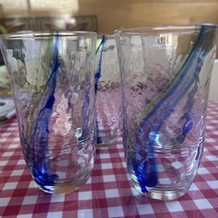 グラス4個の画像