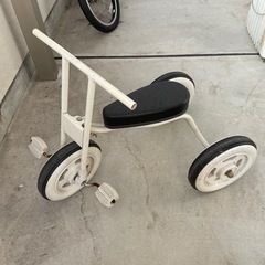 無印良品　三輪車　オフホワイト