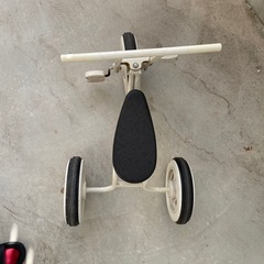 無印良品　三輪車　オフホワイトの画像