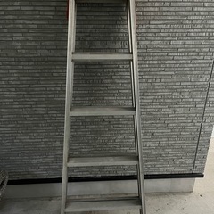 ４段折りたたみ脚立　ハシゴ