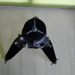 中古カメラ用品大型三脚の画像