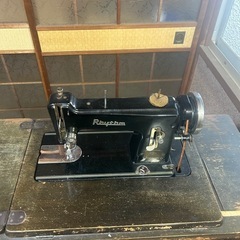 RHYTHM ミシンの画像
