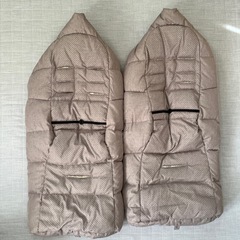 AIRBUGGY製のブラウンのフード付き2人用ベビースリーピングカバーの画像