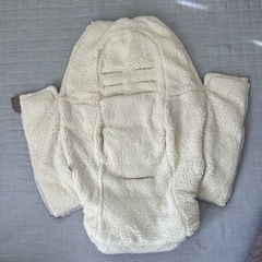 AIRBUGGY製のブラウンのフード付き2人用ベビースリーピングカバーの画像