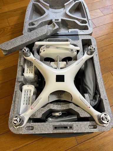 ドローンPHANTOM 4 PRO