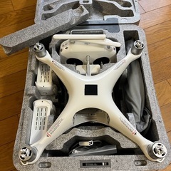 ドローンPHANTOM 4 PROの画像