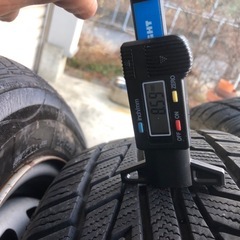 冬タイヤ ★ 195/60R15 ★ PCD114ホイール付きスタッドレス ★ バリ山深溝４本組！★ ヴォクシー セレナ ステップワゴンの画像
