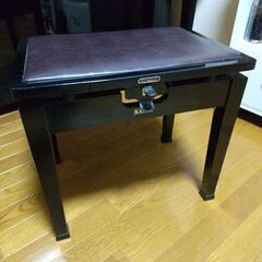 カワイ ピアノ椅子 KAWAI の画像
