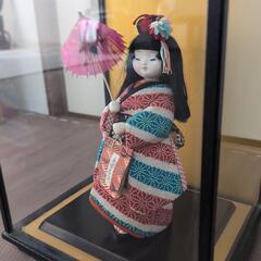 ガラスケース入日本人形の画像