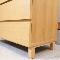 人気の無印良品(MUJI)のオーク材を使用したチェスト・4段ワイド！ナチュラルで明るい色合いが暖かな雰囲気の北欧スタイルインテリアにも♪収納力もあるので1人暮らしなどこれからの新生活に♪