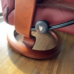 革張りリクライニングチェアの画像