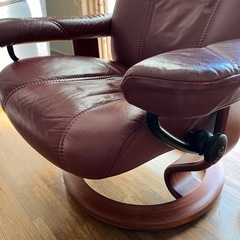 革張りリクライニングチェアの画像