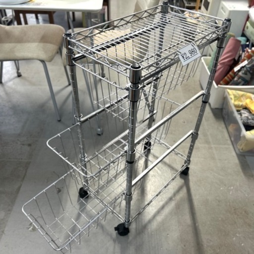 引き出し付き　スチールワゴン