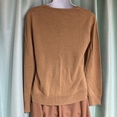 1290.GU Vネック ニット M☆の画像