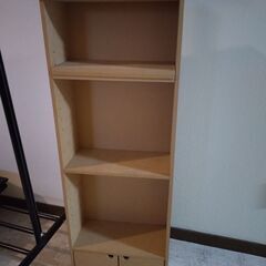 小さい本棚