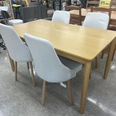 未使用イスセット　4人掛けダイニングテーブル　の画像