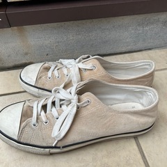 スニーカー 27.0cm ベージュの画像