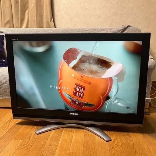 決まりました　TOSHIBA　37型　液晶カラーテレビ