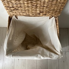 yellowbox ランドリーバスケットの画像