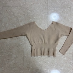 ベージュニットトップス