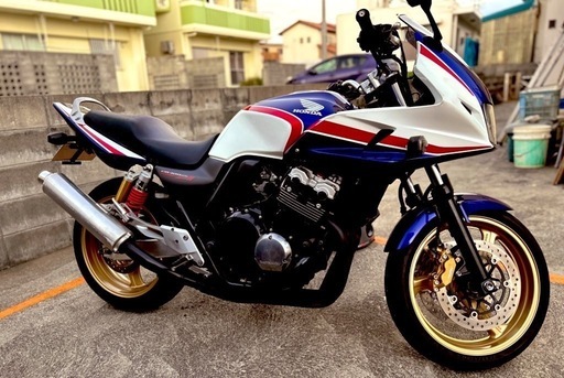 cb400sbスーパーボルドールnc39キャブ最終モデル。トリコロールカラー値段交渉あり
