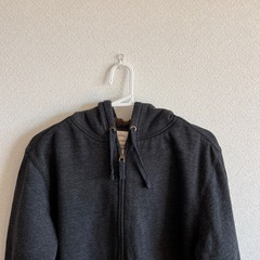 お値下げ致しました！⭐️コストコ　s ダークグレー フルジップ パーカーの画像