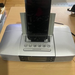 iPhone対応スピーカー付きクロックの画像