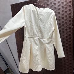 白ワンピースの画像