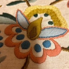 刺繍　クッションの画像