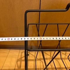 マガジンラック　ブラック　鉄製の画像