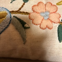 刺繍　クッションの画像