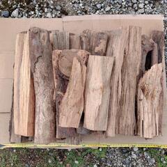 【約20キロ】針葉樹・広葉樹ミックス★乾燥薪（暖炉　薪ストーブ　キャンプ　バーベキュー）の画像