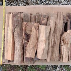 【約20キロ】針葉樹・広葉樹ミックス★乾燥薪（暖炉　薪ストーブ　キャンプ　バーベキュー）の画像