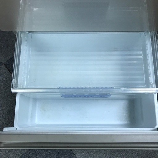 ファミリータイプ冷蔵庫