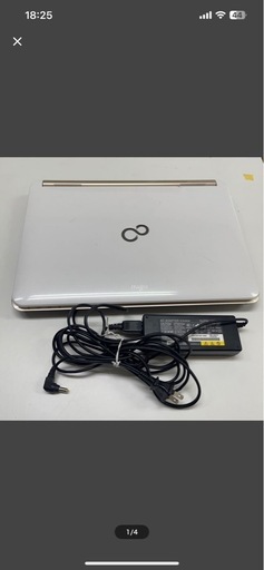 FUJITSU ノートパソコン　白　ジャンク品　アダプター有り
