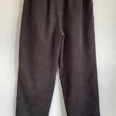 【美品！】GU ジーユー　Lサイズ　パンツ　ズボン　厚手コーデュロルイ生地　カーキ色　あったかズボン　レディースの画像