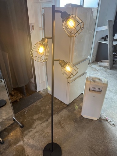 美品❗️3連スタンドライト