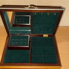木製ジュエリーボックスの画像