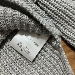 Vネックニットの画像