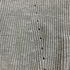 Vネックニットの画像