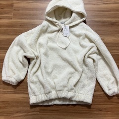 新品✨白モコモコフード付き