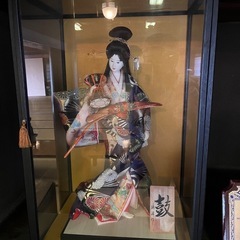 日本人形、鼓、縁起物