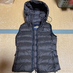 ダウンベスト