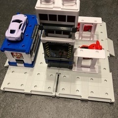 👮🚓トミカ　ビルドシティー　警察署の画像