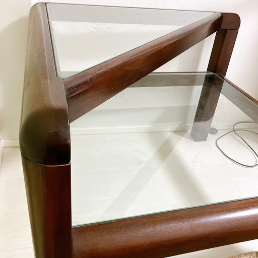 ガラス製テレビボード