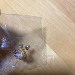 片耳ピアス