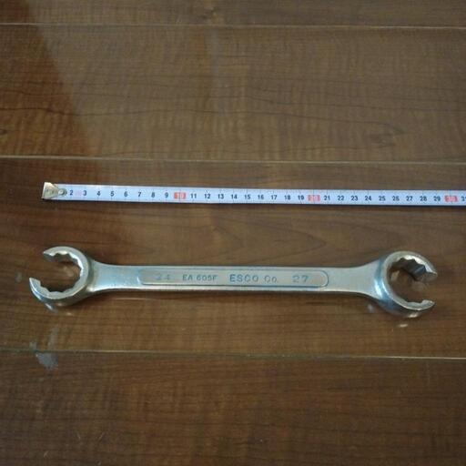 【お値下げしました】中古　ESCO フレアナットレンチ　24-27