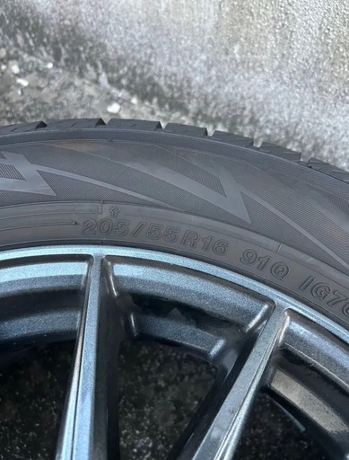 YOKOHAMA スタッドレスタイヤ 205/55/R16 4本　ホイール付き　アイスガード　IG70