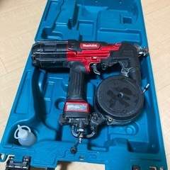 makita AR411H 高圧ビス打ち機の画像