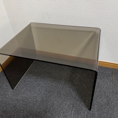 クリアテーブル